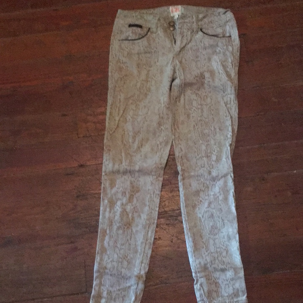 GB size 3 snake print design juniors jeans - Picture 2 of 3